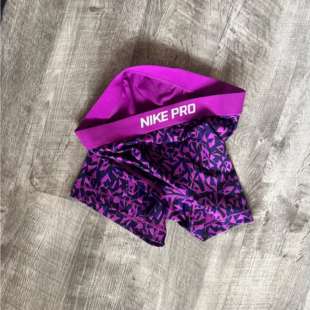 NWOT Nike Pro Compression Yoga Shorts L